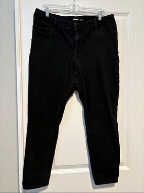 Old Navy Women's Black Rockstar Super Skinny Jeans size 16 Short